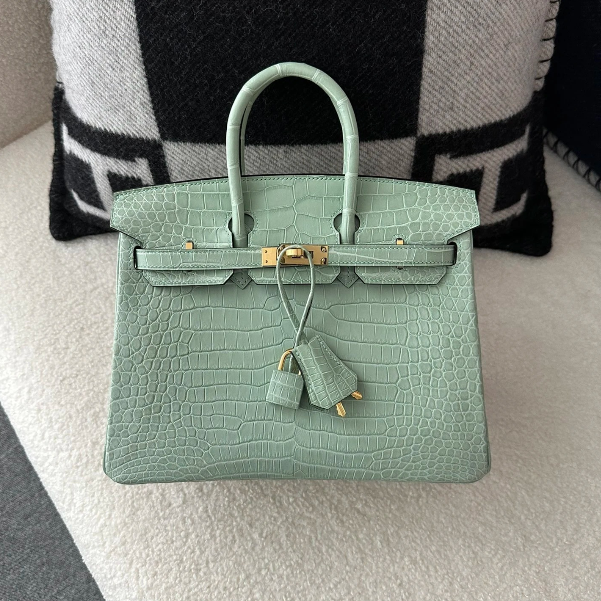 HERMÈS KELLY 28 VERT D'EAU ALLIGATOR – EDIZIONE LIMITATA