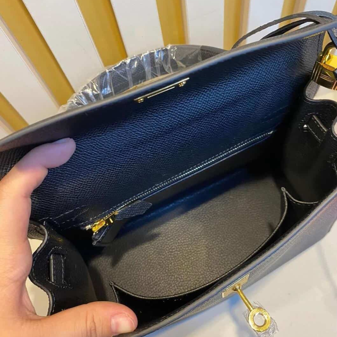 BORSA HERMÈS KELLY 28 CON FERRAMENTA ORO IN NERO