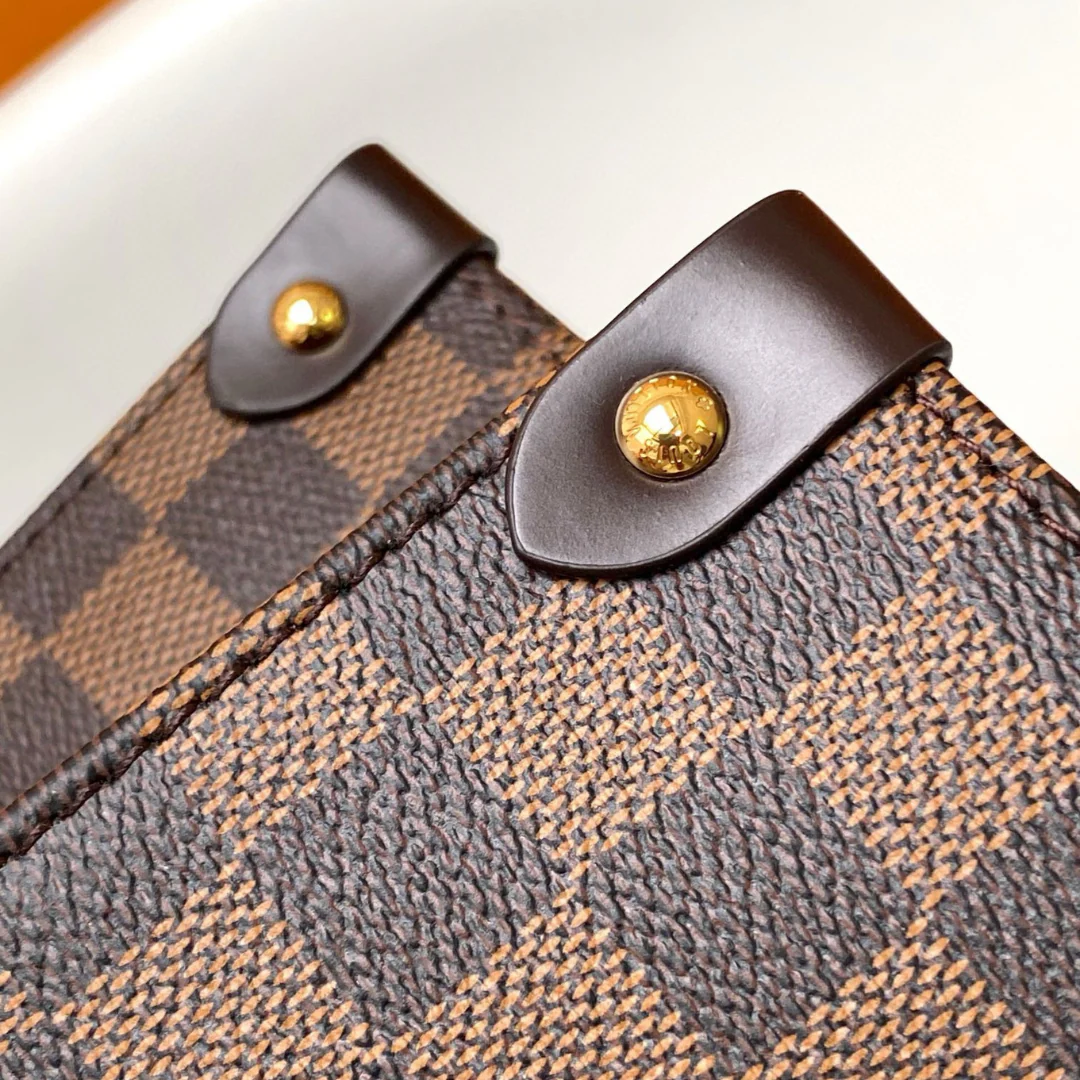 LOUIS VUITTON – BORSA ONTHEGO MM