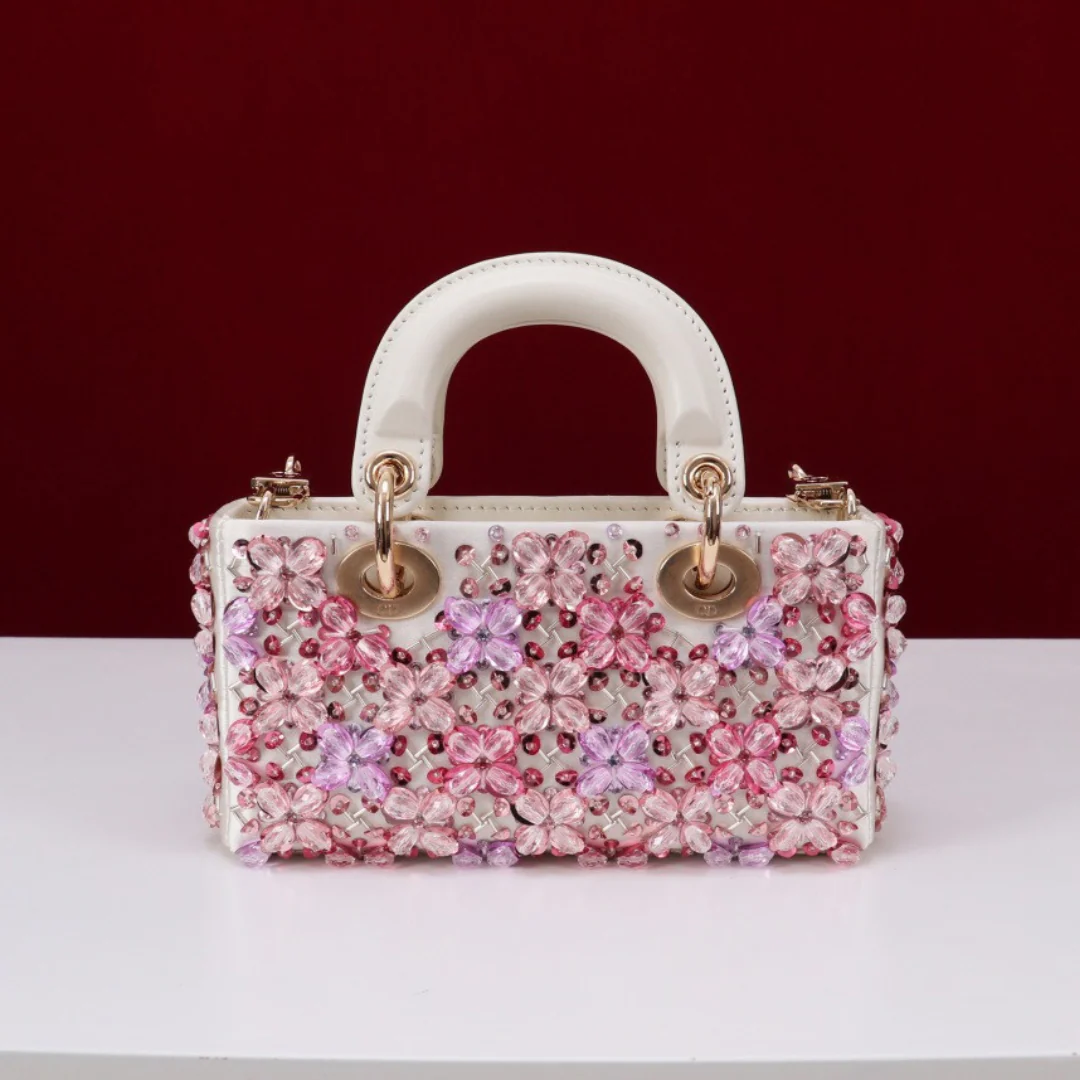 BORSA DIOR LADY D-JOY MICRO IN PELLE DI VITELLO BIANCA CON RICAMI FLOREALI ROSA E STRASS
