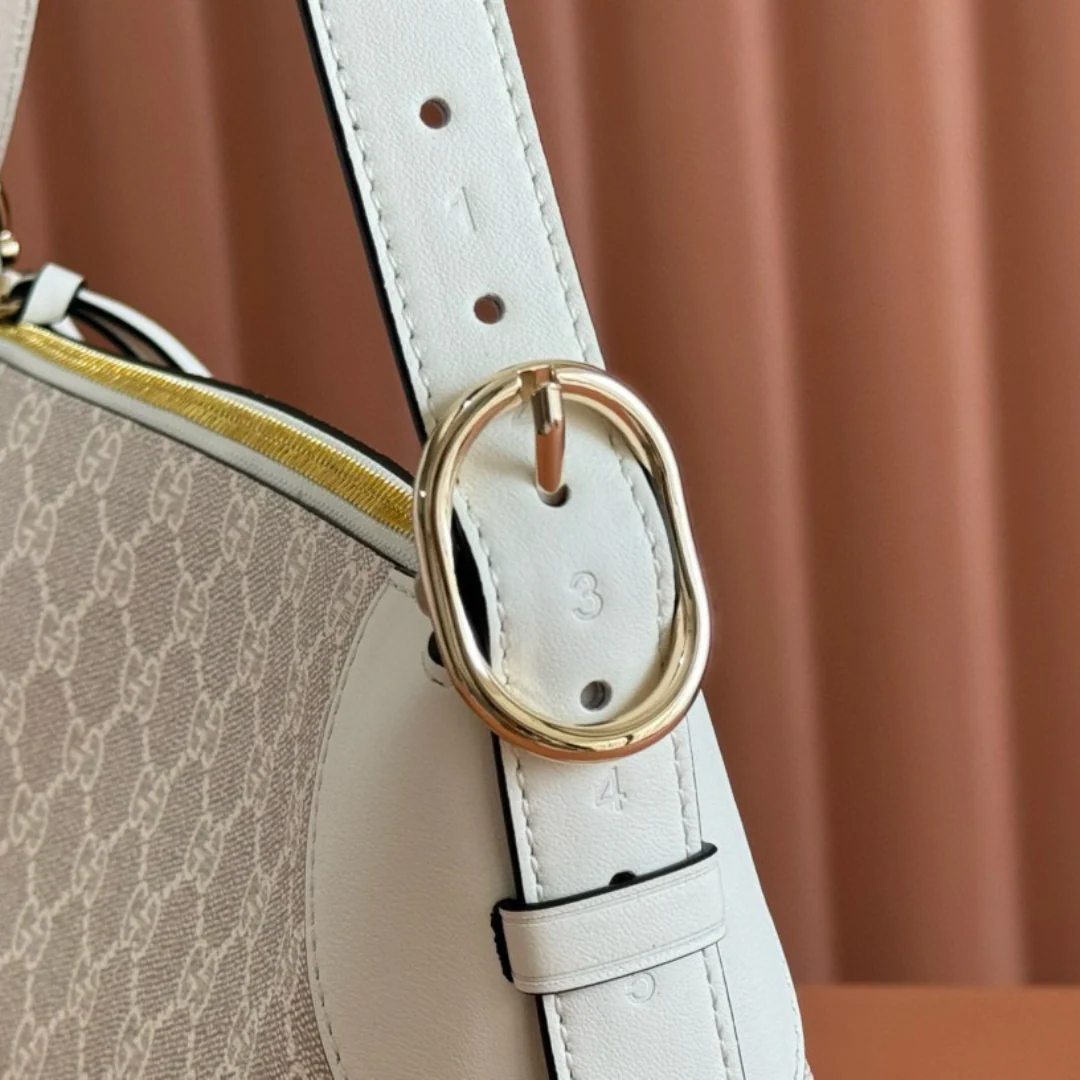 BORSA A TRACOLLA PICCOLA CON EMBLEMA GG