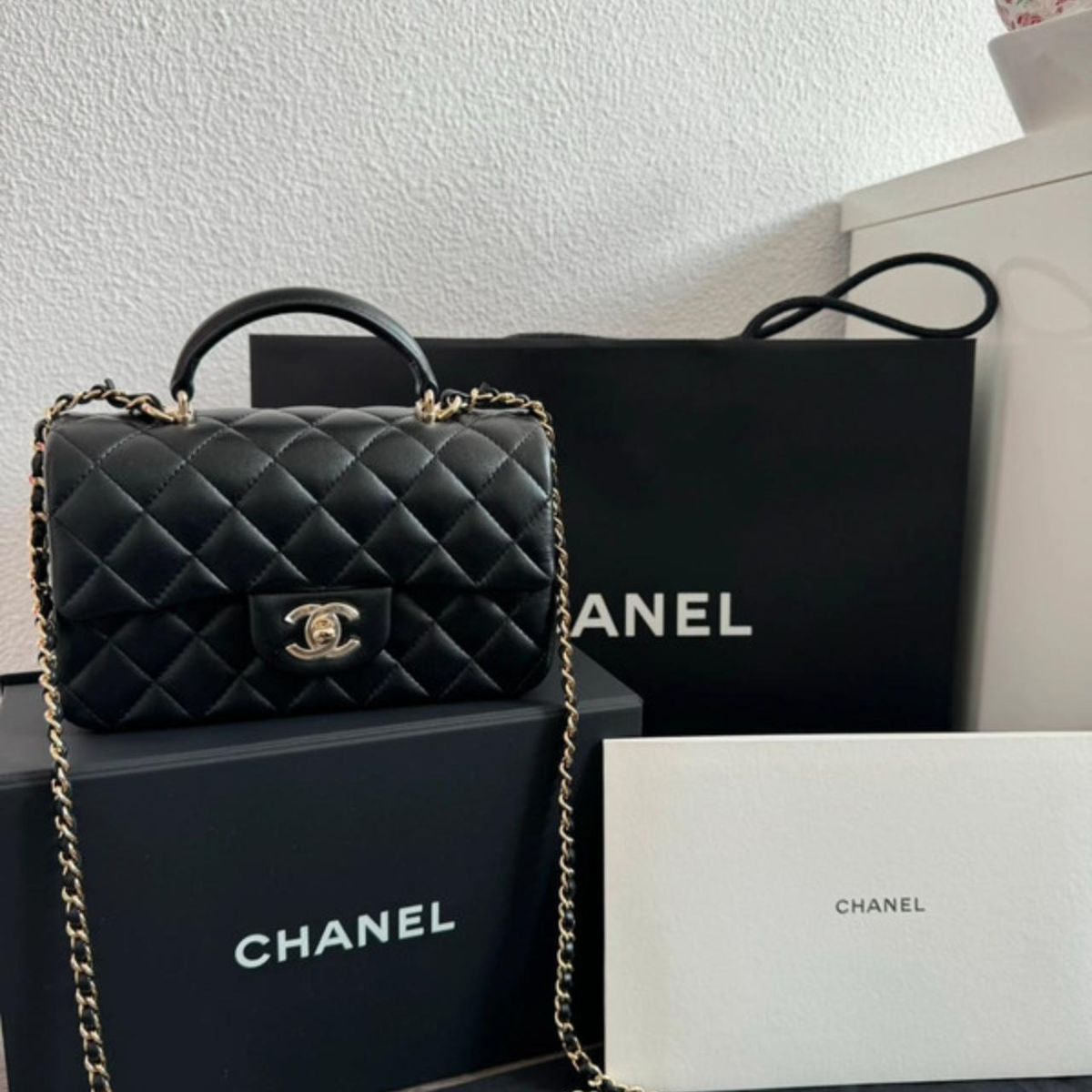 BORSA MINI FLAP CHANEL – NERA