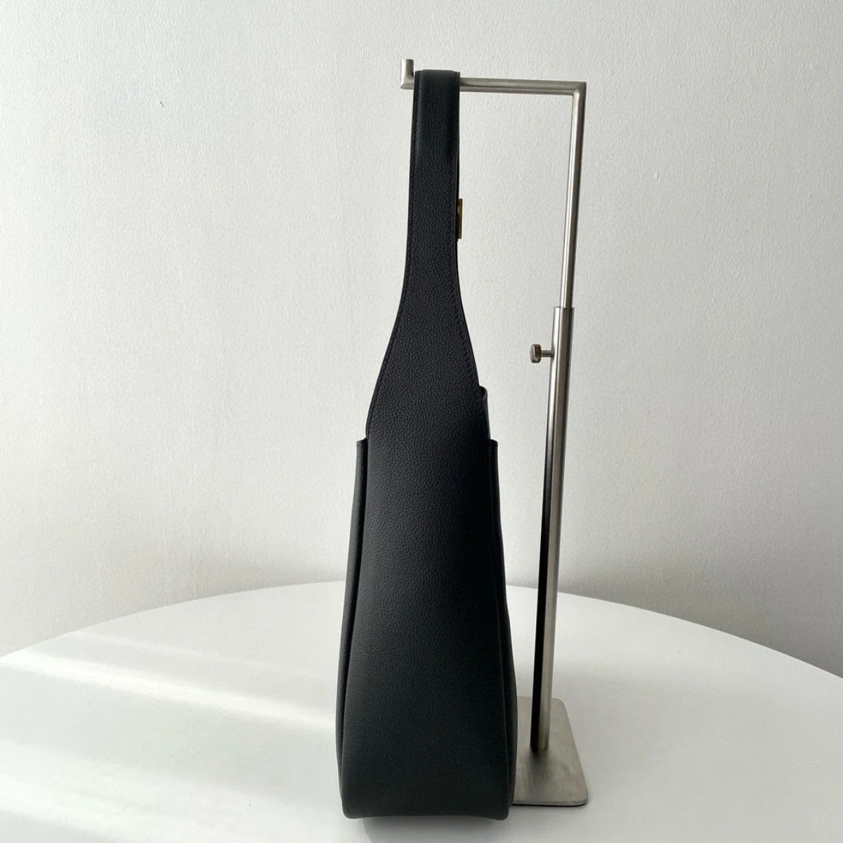 YVES SAINT LAURENT LE 5 À 7 BEA – BORSA IN PELLE GRANATA PREGIATA