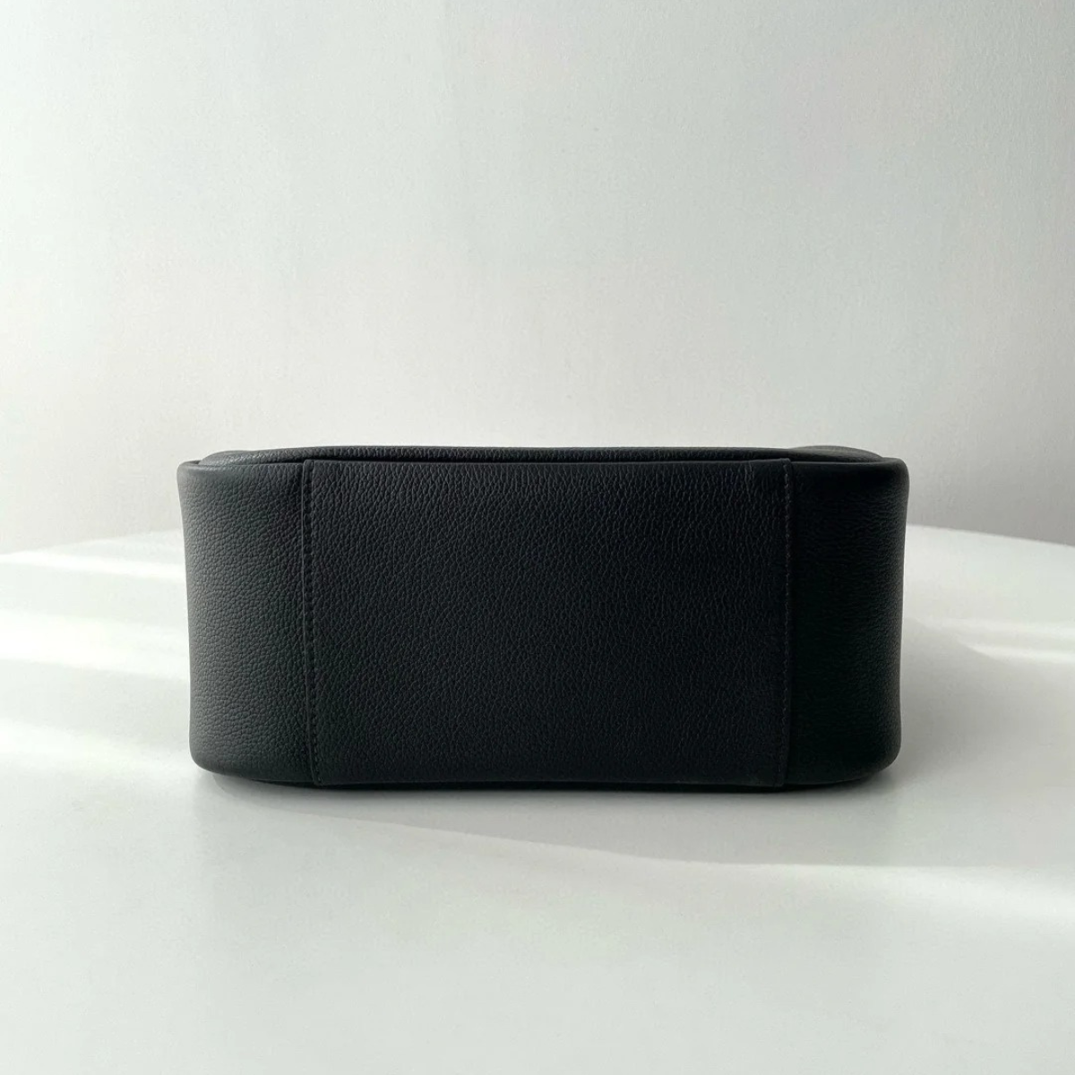 YVES SAINT LAURENT LE 5 À 7 BEA – BORSA IN PELLE GRANATA PREGIATA