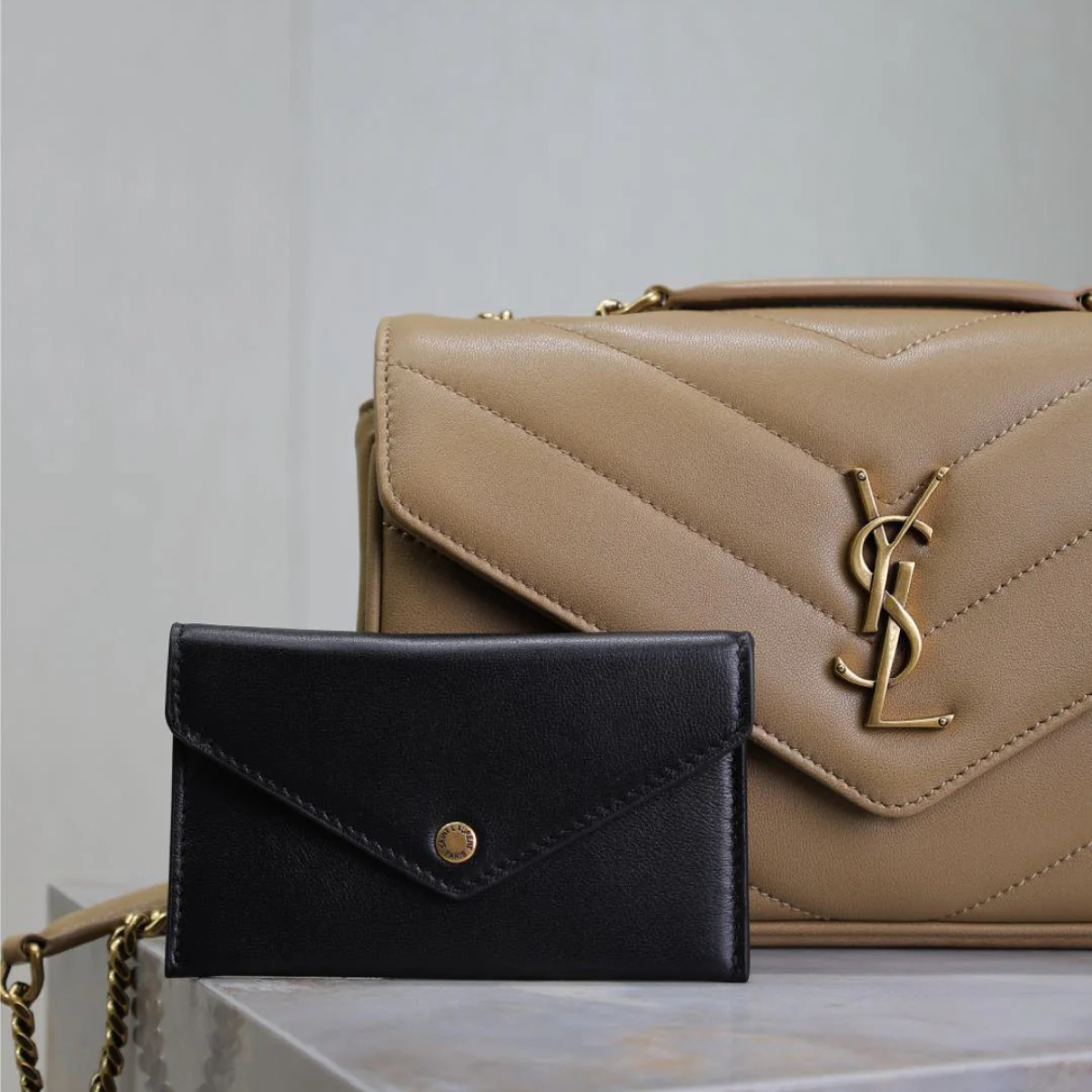 BORSA PICCOLA SAINT LAURENT LOULOU IN PELLE DI AGNELLO MATELASSÉ 