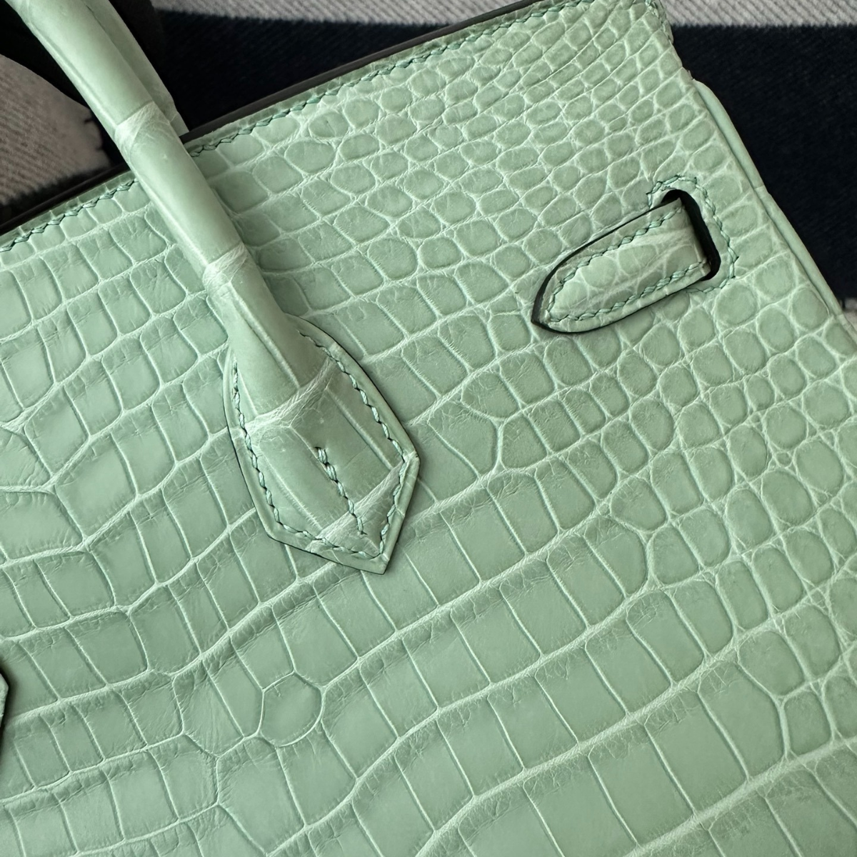 HERMÈS KELLY 28 VERT D'EAU ALLIGATOR – EDIZIONE LIMITATA