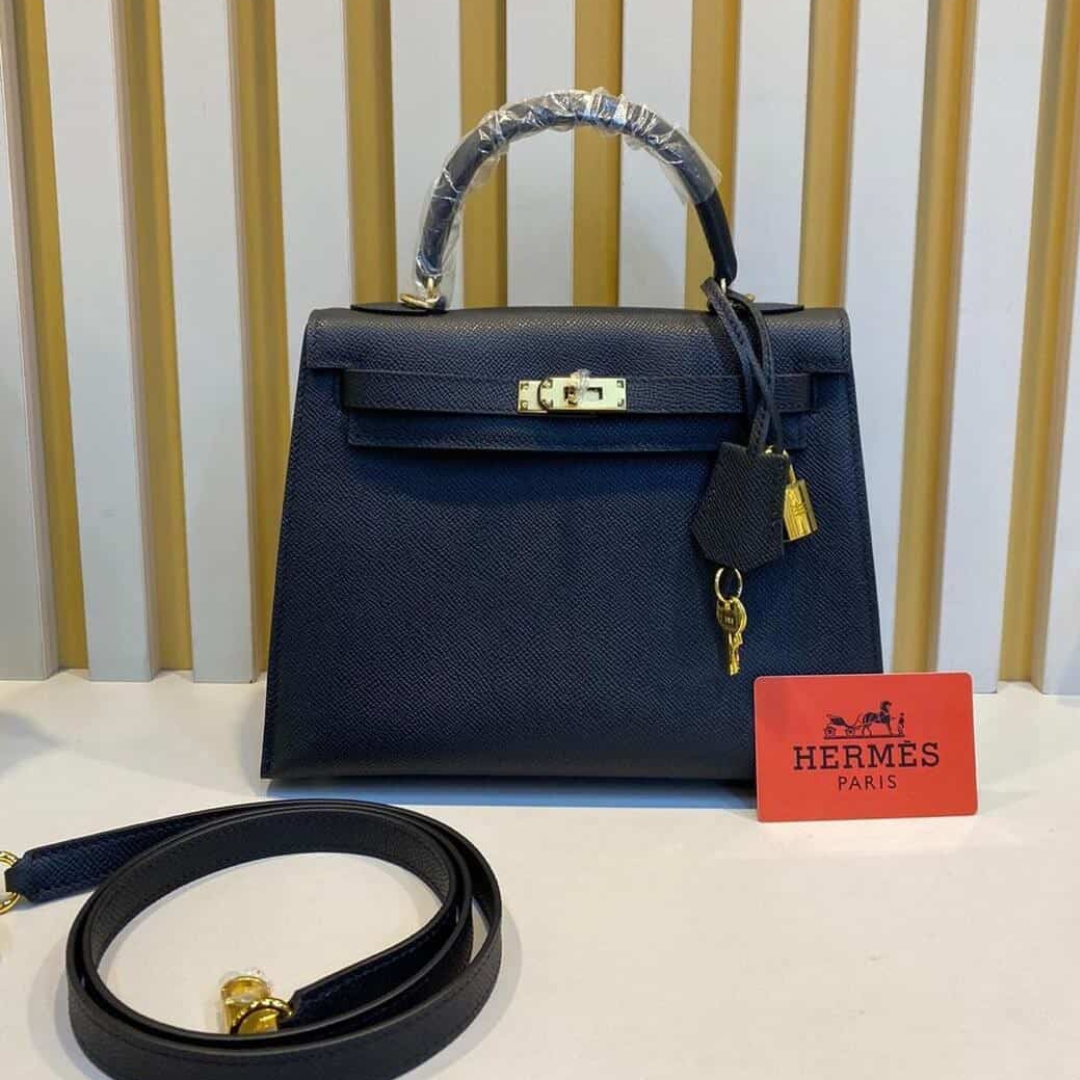 BORSA HERMÈS KELLY 28 CON FERRAMENTA ORO IN NERO