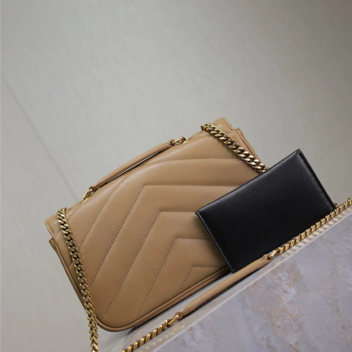 BORSA PICCOLA SAINT LAURENT LOULOU IN PELLE DI AGNELLO MATELASSÉ 