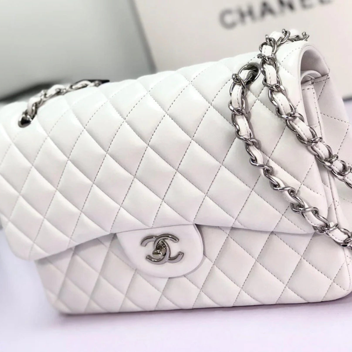 BORSA CHANEL CLASSICA CON PATTINA SINGOLA BIANCO SPORCO