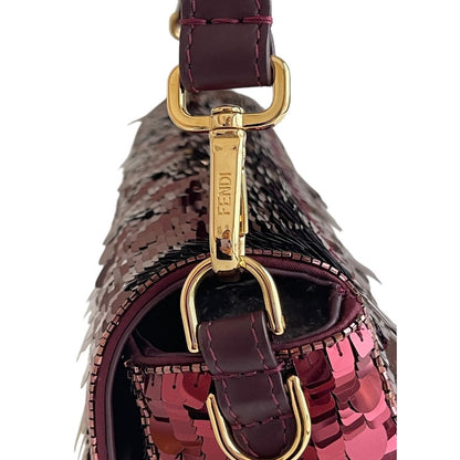 BORSA BAGUETTE FENDI IN PAILLETTES ROSSE